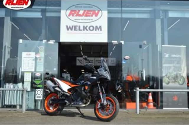 KTM 890 SMT (2024) thumbnail 4