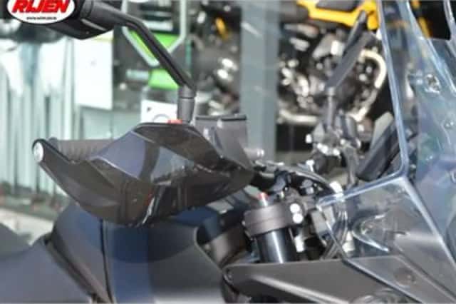KTM 890 SMT (2024) thumbnail 6