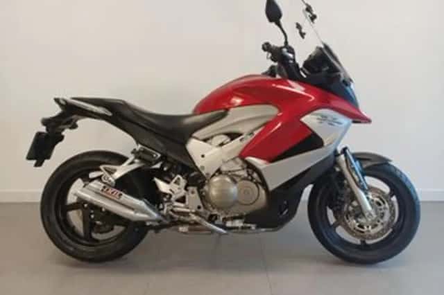 Honda VFR800 (2011) thumbnail 2