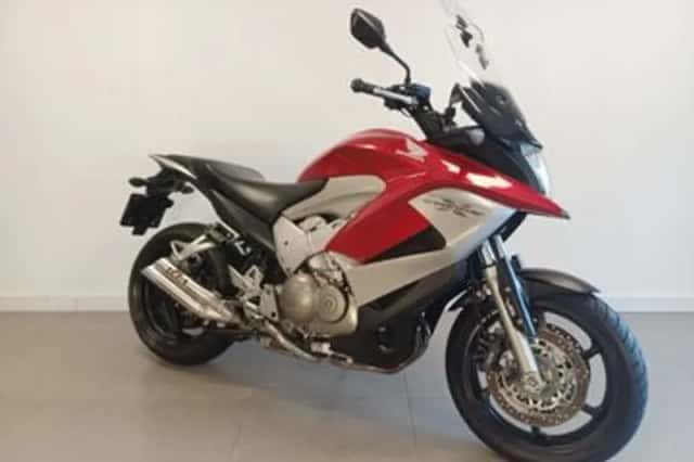 Honda VFR800 (2011) thumbnail 3