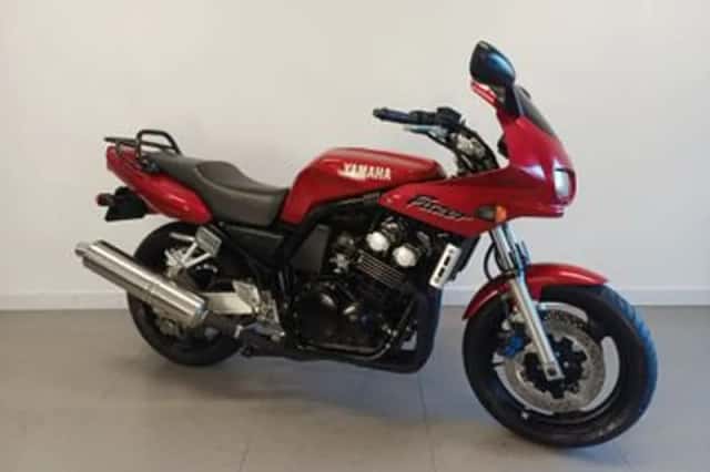 Yamaha FZS 600 Fazer (1999) thumbnail 2