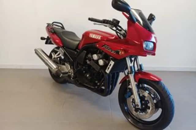 Yamaha FZS 600 Fazer (1999) thumbnail 3