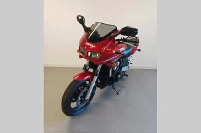Yamaha FZS 600 Fazer (1999) thumbnail 5