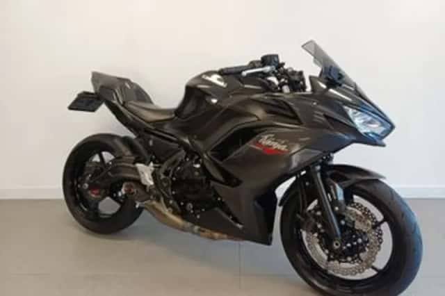 Kawasaki Ninja 650 Performance (2025) thumbnail 2
