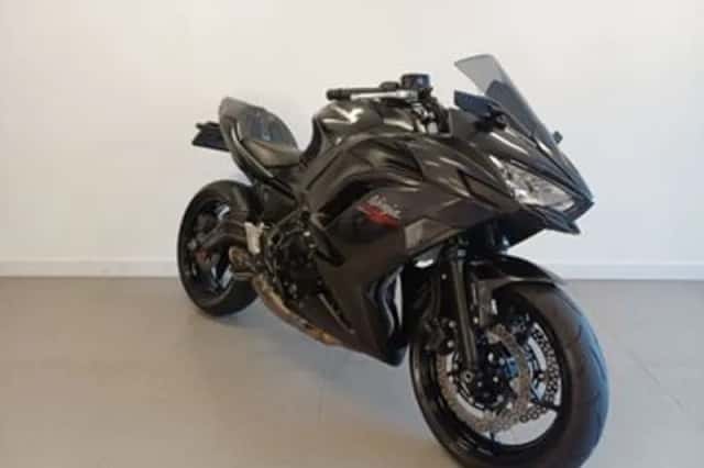 Kawasaki Ninja 650 Performance (2025) thumbnail 3