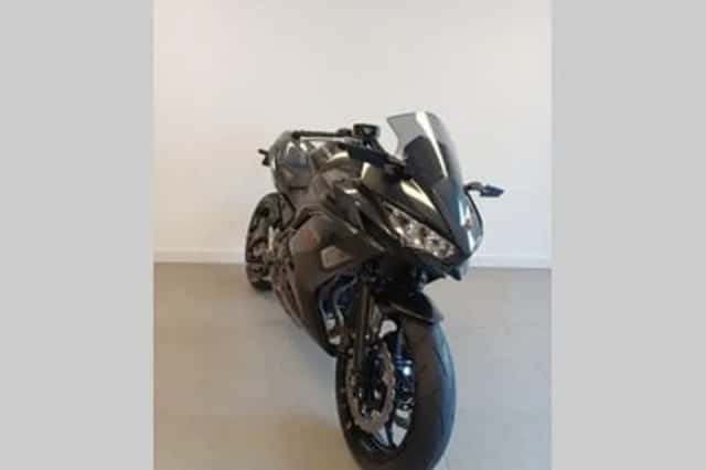 Kawasaki Ninja 650 Performance (2025) thumbnail 4