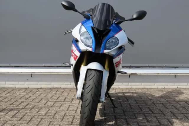 BMW S 1000 RR (2018) thumbnail 3