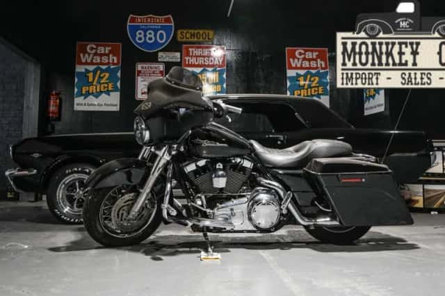 Harley-Davidson Street Glide 1584cc (2007) thumbnail 1