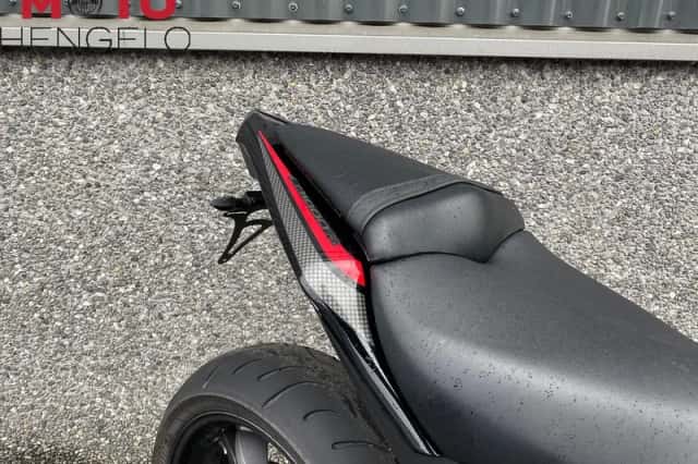 Honda CB1000R (2016) thumbnail 6