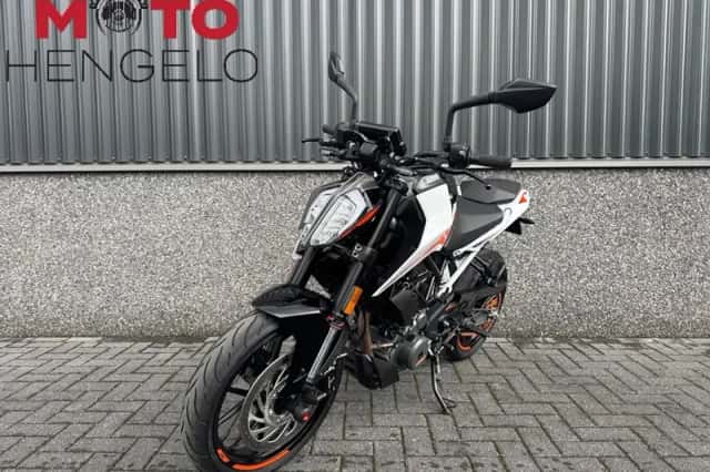 KTM Duke (2021) thumbnail 2