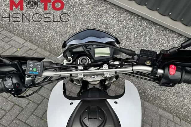 Yamaha 2012 (2012) thumbnail 6