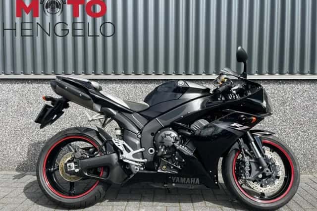 Yamaha R1 (2007) thumbnail 1