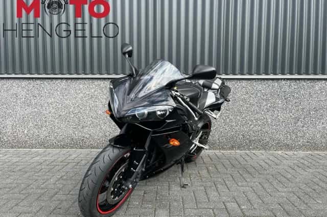 Yamaha R1 (2007) thumbnail 2