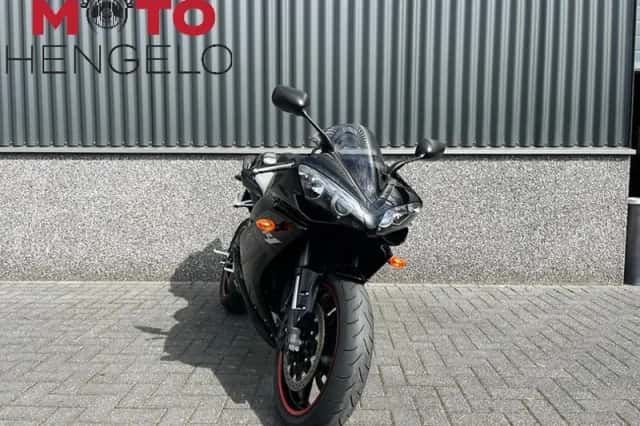 Yamaha R1 (2007) thumbnail 3