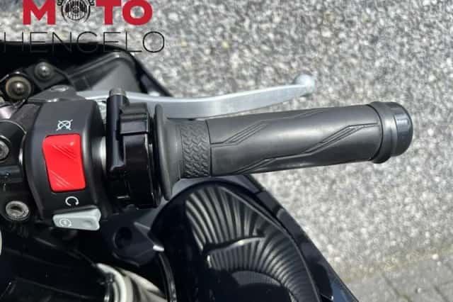 Yamaha R1 (2007) thumbnail 4