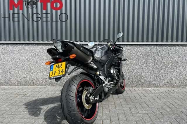 Yamaha R1 (2007) thumbnail 5
