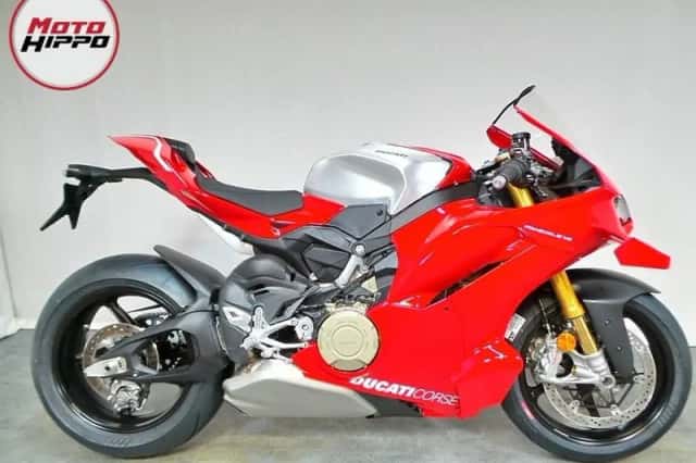 Ducati Panigale V4 R (2026) thumbnail 2