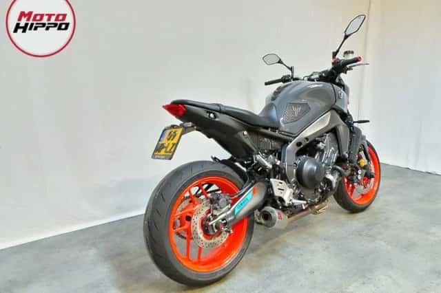 Yamaha MT-09 (2021) thumbnail 4