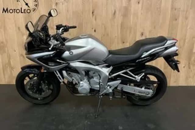 Yamaha FZS 600 Fazer (2004) thumbnail 5