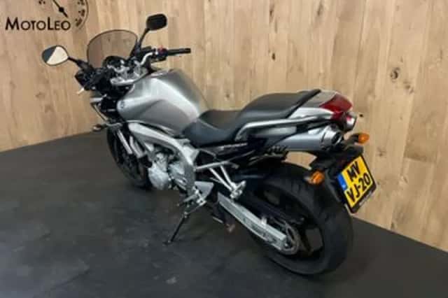 Yamaha FZS 600 Fazer (2004) thumbnail 6