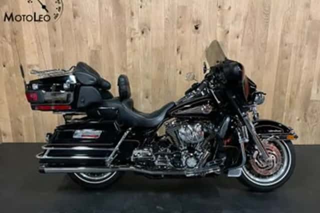 Harley-Davidson Electra Glide Ultra Classic (2002) thumbnail 1