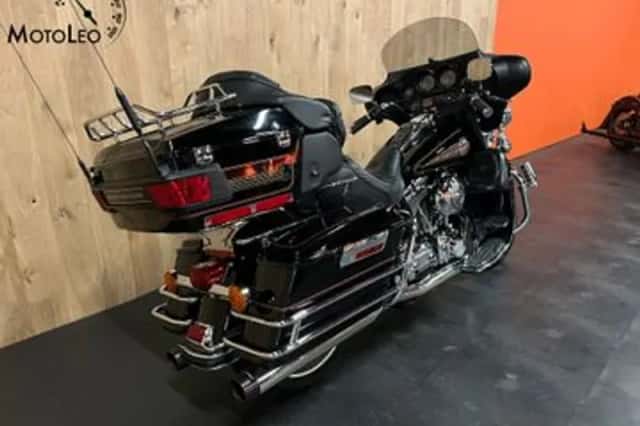 Harley-Davidson Electra Glide Ultra Classic (2002) thumbnail 2