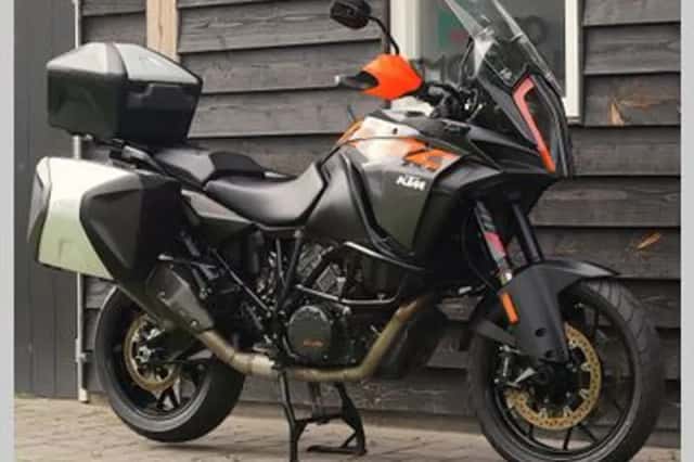 KTM 1290 Super Adventure S (2019) thumbnail 3