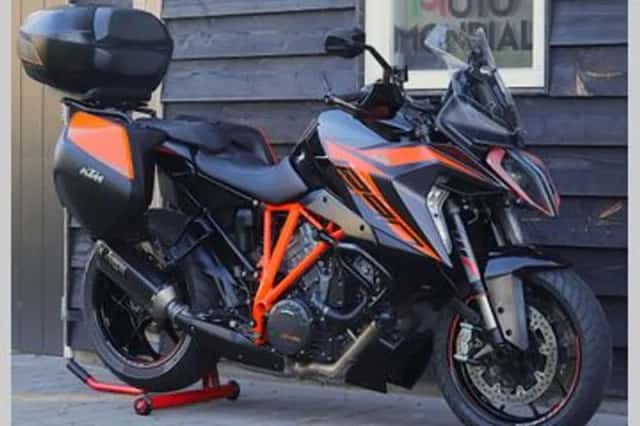 KTM 1290 Super Duke GT (2020) thumbnail 3