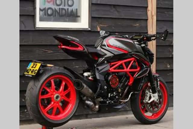 MV Agusta Brutale 800 Dragster (2021) thumbnail 3
