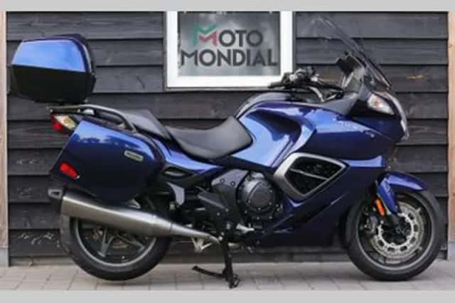 Triumph Trophy 1215 SE (2012) thumbnail 1
