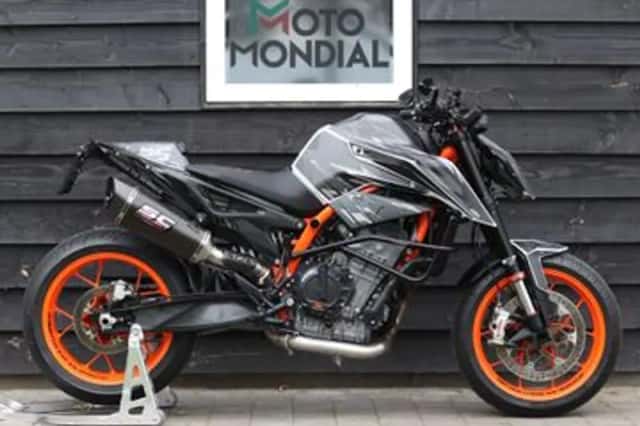 KTM 890 Duke R (2021) thumbnail 1