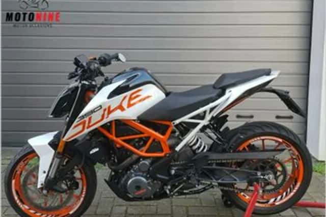 KTM 390 Duke (2019) thumbnail 2