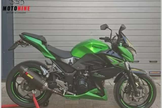 Kawasaki Z300 (2015) thumbnail 1