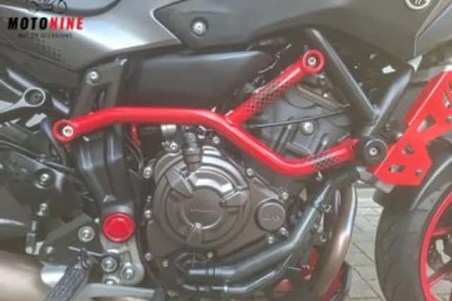 Yamaha MT-07 (2015) thumbnail 5