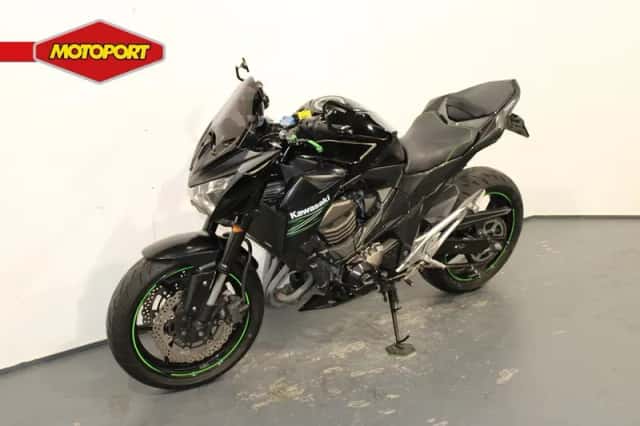 Kawasaki Z800 (2014) thumbnail 2