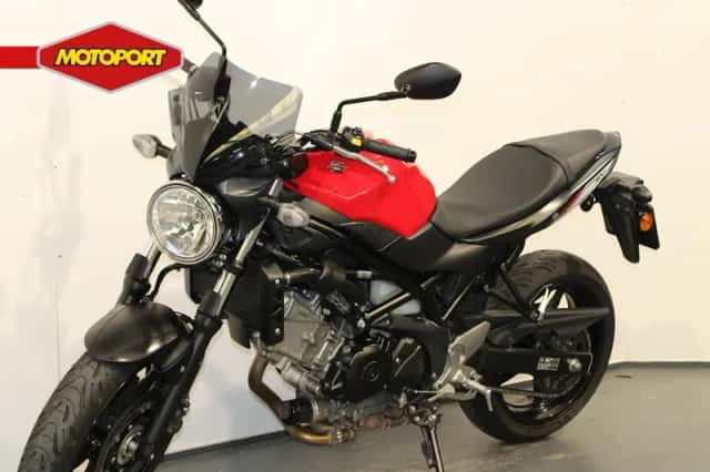 Suzuki SV650 (2017) thumbnail 4