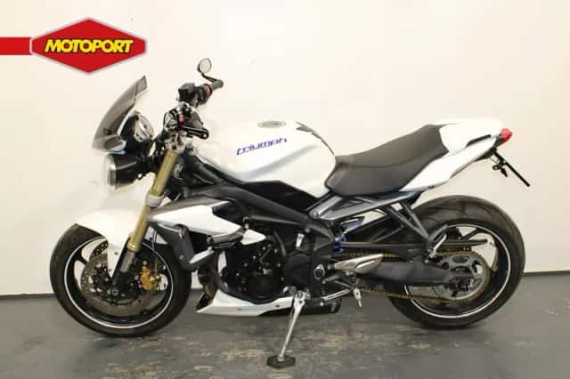 Triumph Street Triple (2014) thumbnail 3