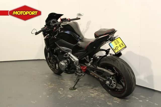 Kawasaki Z900 (2018) thumbnail 4