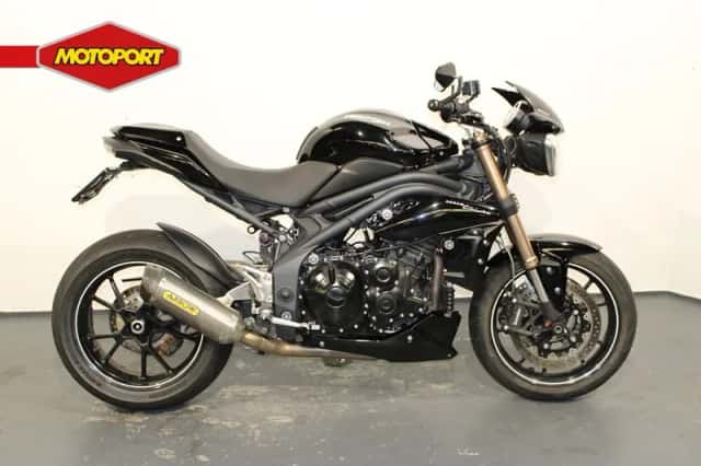 Triumph Speed Triple (2016) thumbnail 1