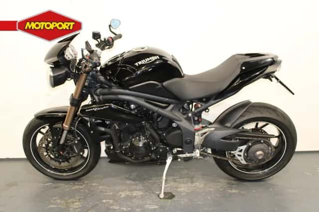 Triumph Speed Triple (2016) thumbnail 3