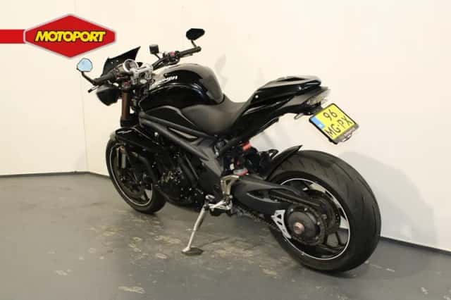 Triumph Speed Triple (2016) thumbnail 4