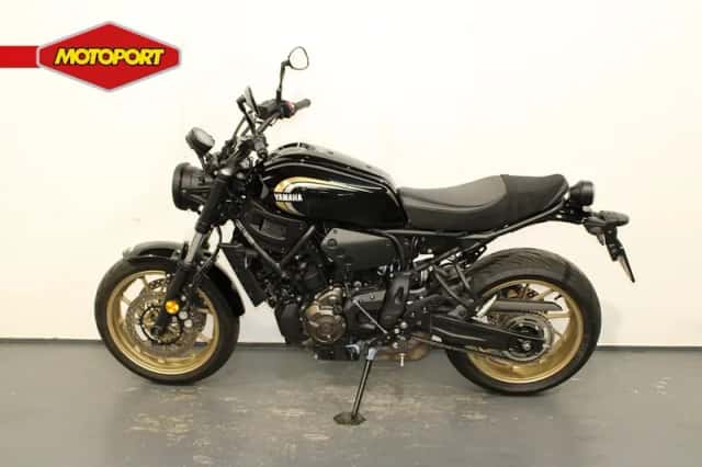 Yamaha XSR700 (2024) thumbnail 3