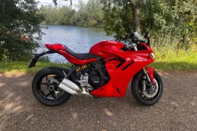 Ducati Supersport 950 (2022) thumbnail 1