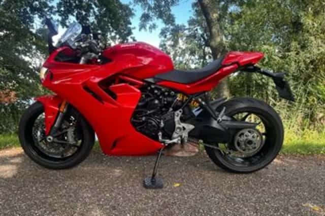 Ducati Supersport 950 (2022) thumbnail 2