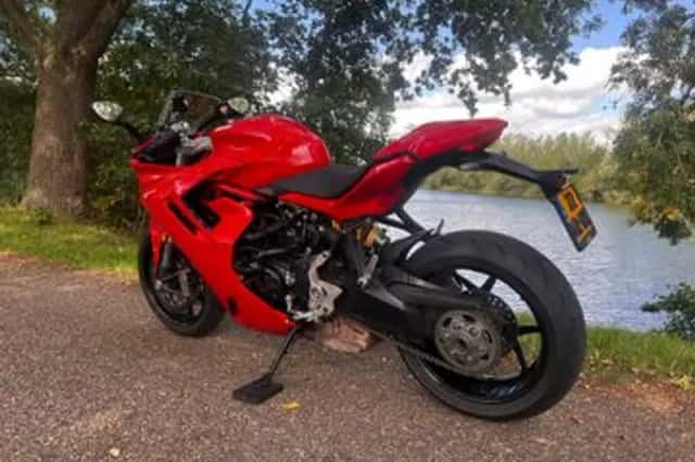 Ducati Supersport 950 (2022) thumbnail 4