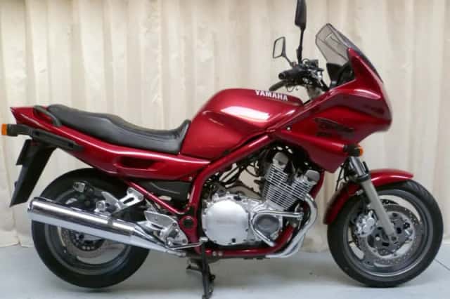 Yamaha XJ 900 (1998) thumbnail 1
