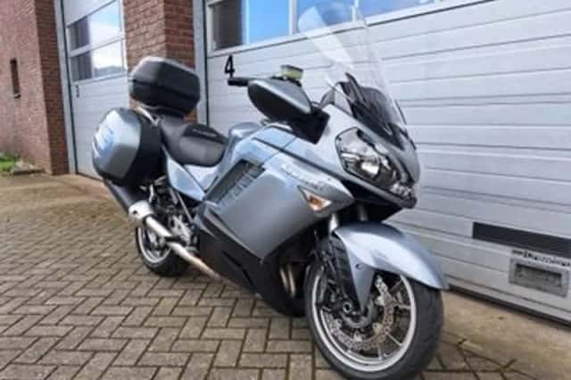 Kawasaki GTR 1400 Grand Tourer (2008) thumbnail 2