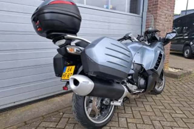 Kawasaki GTR 1400 Grand Tourer (2008) thumbnail 3