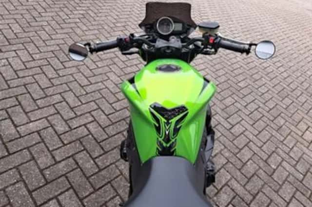 Kawasaki Z 750R (2013) thumbnail 4