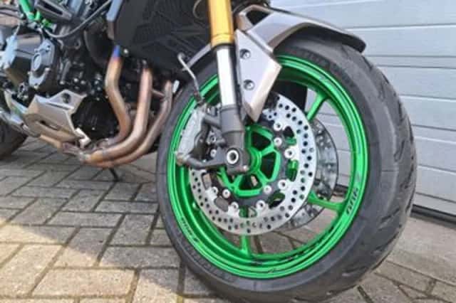 Kawasaki Z900 SE Performance (2025) thumbnail 3